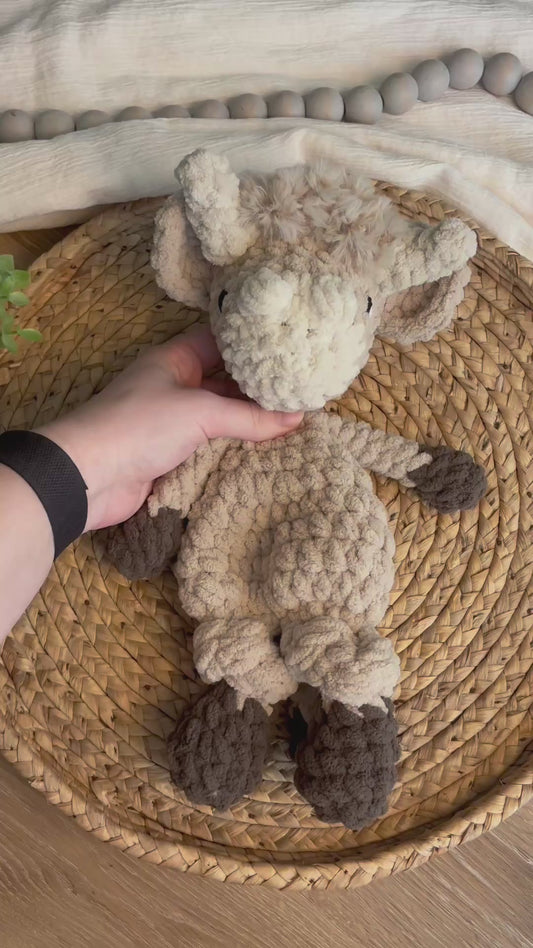 Small Highland Cow Snuggler